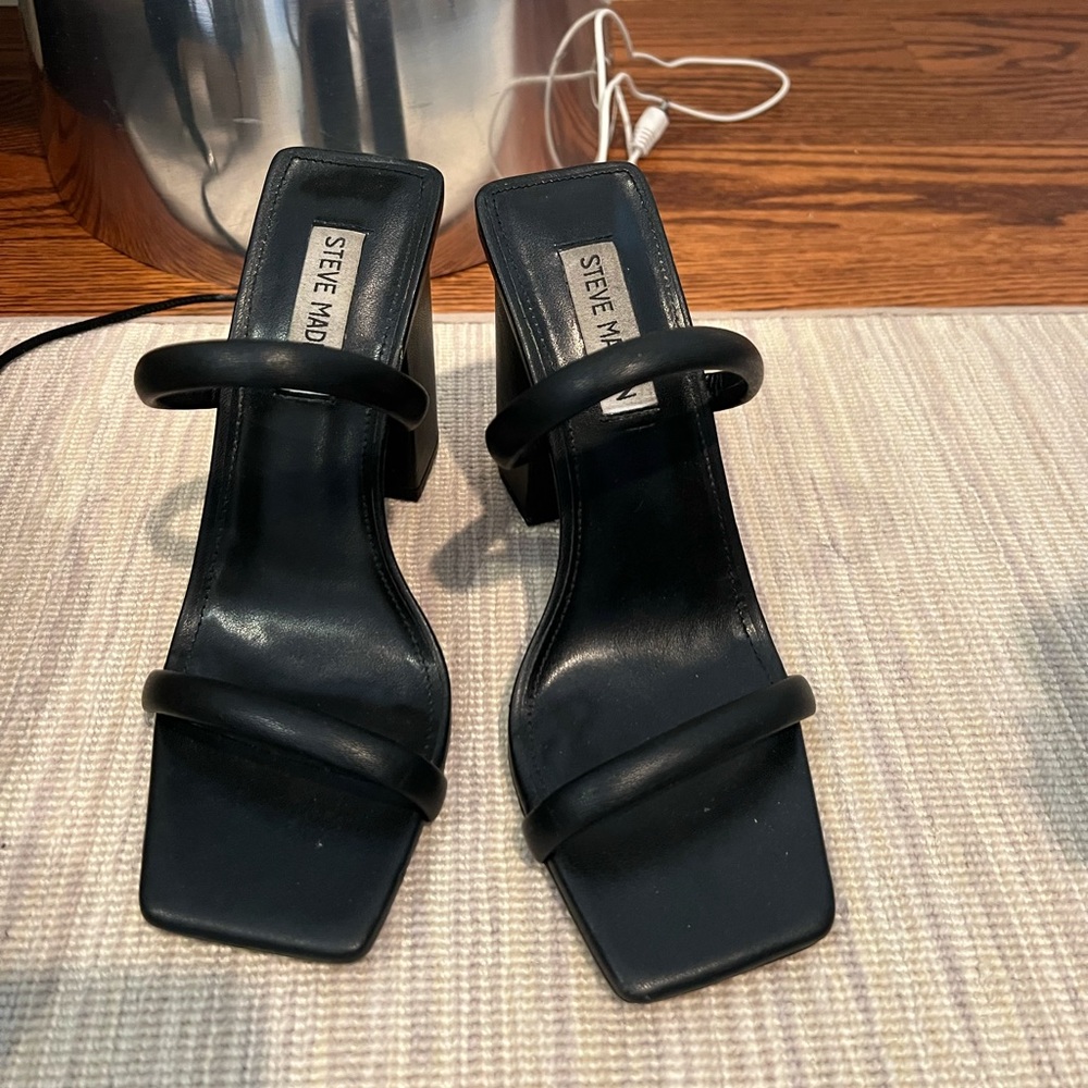 Steve Madden Women’s size 6.5 black block heel